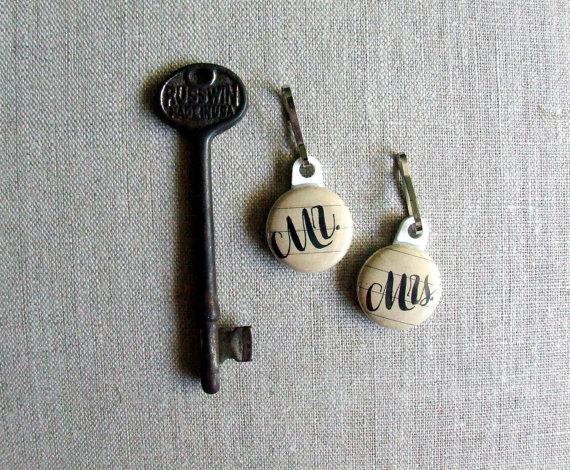Wedding - Mr and Mrs Key Chain Charms, Set of Two His and Hers Calligraphy Key Chain, Zipper Pull Charm (05)