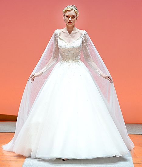 Hochzeit - Alfred Angelo Presents A New Queen Elsa From Frozen Wedding Dress Â�� And It's Even More Beautiful Than The Last One!