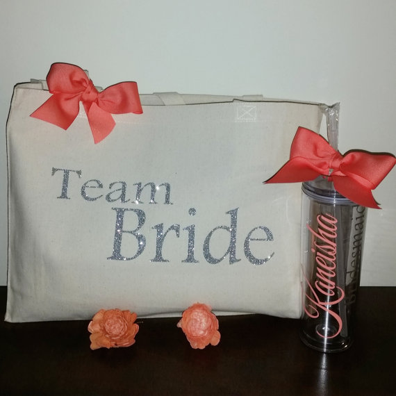 Свадьба - Set....Tote Bag Bride And Tumbler.Personalized Tote Bag and Tumbler,Bridesmaid Gift,Wedding Gift,Bridesmaid Tumbler,Tumbler Personalized