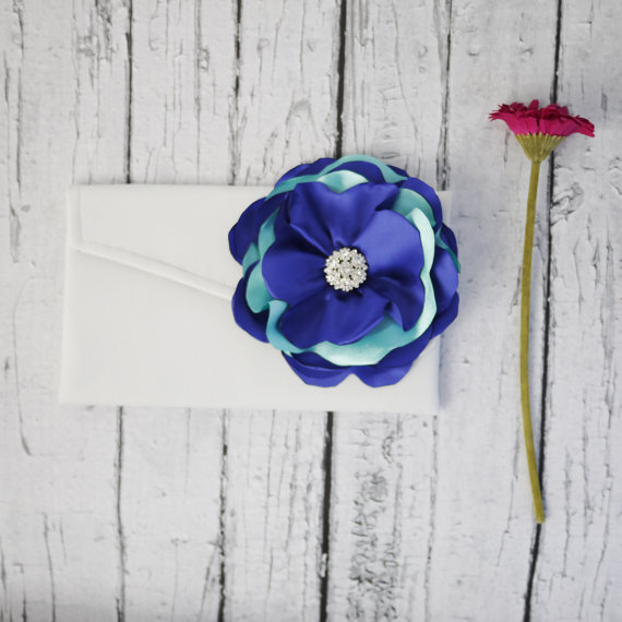 Mariage - Custom bridesmaid clutch in any color you wish
