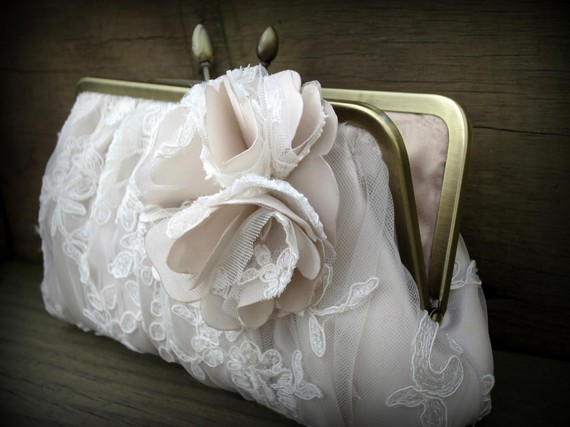 زفاف - Couture Lace with Gathered Pleat Kisslock- Bridal Clutch (Ivory, White or Champagne)