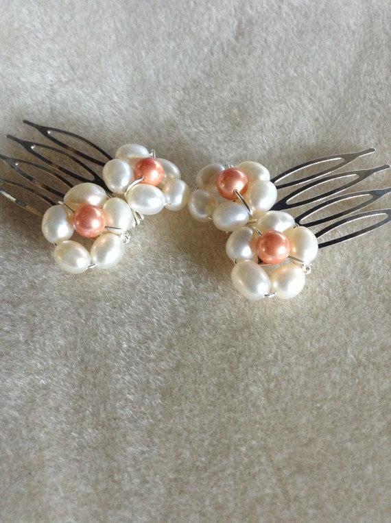 زفاف - Cream and Orange Fresh water pearl mini Flower Hair combs.