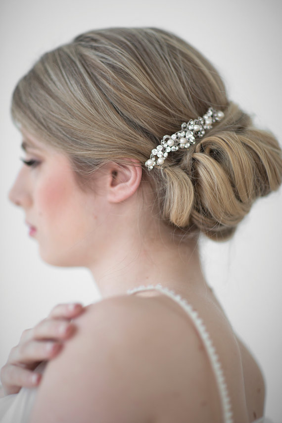 Mariage - Wedding Hair Comb,  Bridal Head Piece, Crystal and Pearl Haircomb, Wedding Hair Accessory