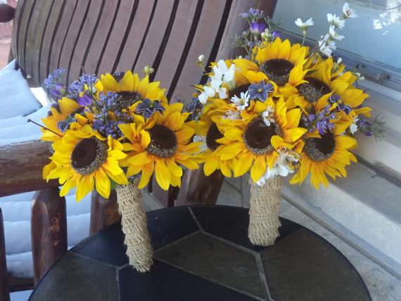 Mariage - 12 pc. Sunflower and Purple Wild Flowers / Rustic Wedding / Country Wedding / Silk Bridal Bouquet Grooms Bout or Bridesmaids and Groomsmen