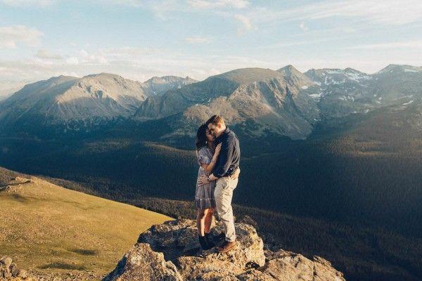 Hochzeit - Thrilling Rocky Mountain National Park Engagement Photos