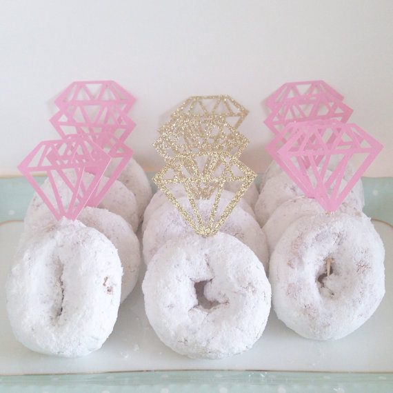 Свадьба - Diamond cupcake or Donut toppers! Perfect for a Bridal shower, Bachelorette party, or Engagement party!