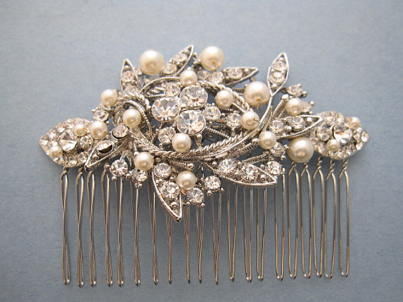 Mariage - Vintage Style Bridal Hair Comb,Crystal Rhinestone and Pearl Wedding Hair Comb,Wedding Hair Accessories,Ivory,white Pearl Comb,headpiece,clip