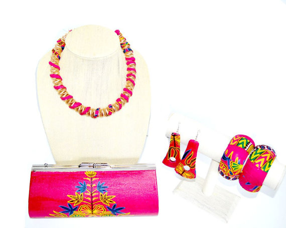 Hochzeit - Dashiki Print Bag And Jewelry Set / Bridesmaid gift/  African Print Clutch, Earrings, Bangle And Necklace set / African wedding jewelry set