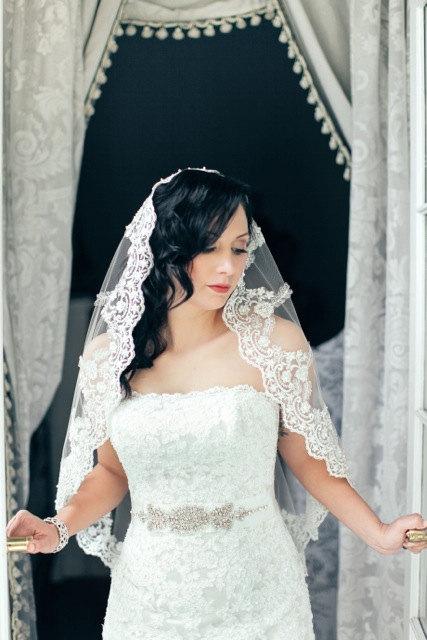 Hochzeit - Lace veil Mantilla, Spanish bridal veil, Wedding veil with beaded lace , Catholic lace veil in fingertip length, Silver or gold on Ivory