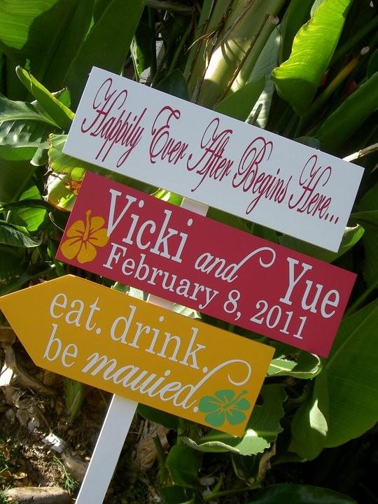 Hochzeit - Destination Wedding Signs.  Wedding Directional Sign with Arrows. Personalized Beach Wedding Sign.  Happily Ever After Begins Here.