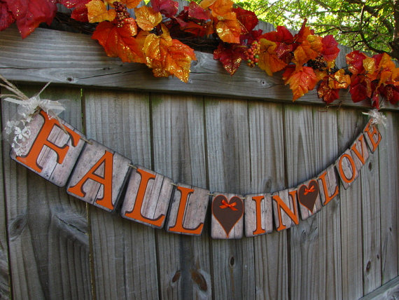 Mariage - Fall Wedding Banner, FALL IN LOVE, Rustic Style Wedding Banner, Wedding Signage, Barn Style Wedding Banner