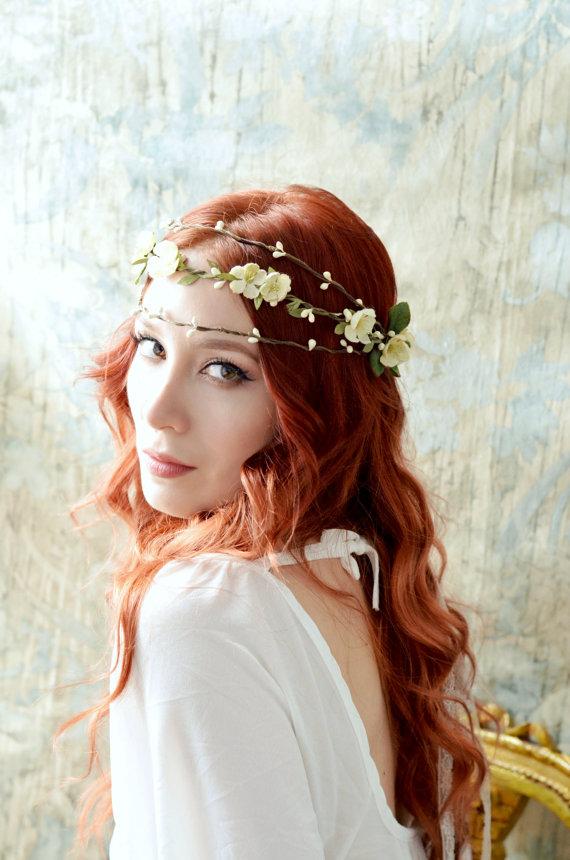 زفاف - Bridal flower crown, Rustic woodland crown, Ivory flower headpiece, Vintage wedding accessory, Boho wedding, Hair accessories