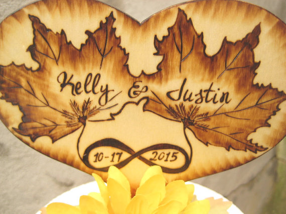 زفاف - Rustic Wedding Cake Topper with Leaves and Deer or Infinity Sign - Autumn, Camo, Hunting - Wooden Heart  - Fall Cake Topper - Personalizable