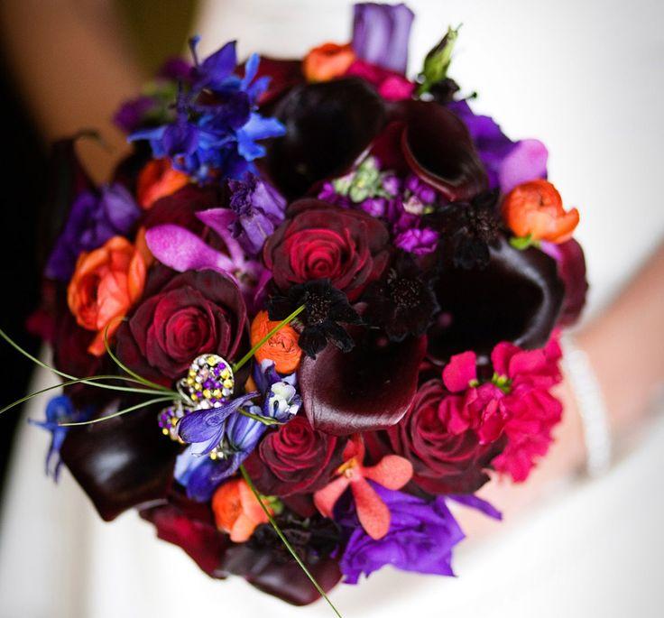 Свадьба - The Dazzling Way Brides Are Blinging Out Their Bouquets