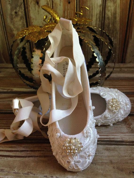 زفاف - Custom Bridal Beaded Lace Flats Victorian Ballet Style Bride Bridesmaid Ankle Tie Ivory