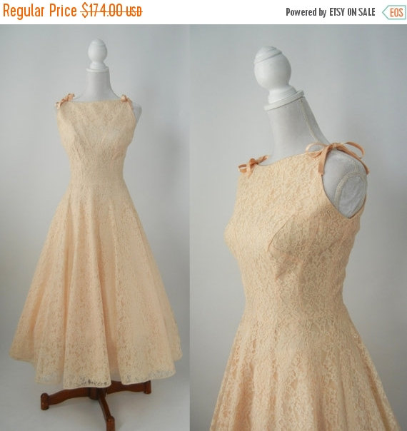 Hochzeit - AUTUMN SALE 50s Dress, Vintage Dress, 1950 Dress, Pink Lace Vintage Dress, Blush Pink Tea Length Dress, Vintage Lace Dress, 1950 Pink Lace W