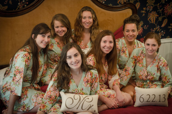 زفاف - Mint Bridesmaids Robe Sets Kimono Crossover Robe. Bridesmaids gifts. Getting ready robes. Bridal Party Robes. Floral Robes. Dressing Gown