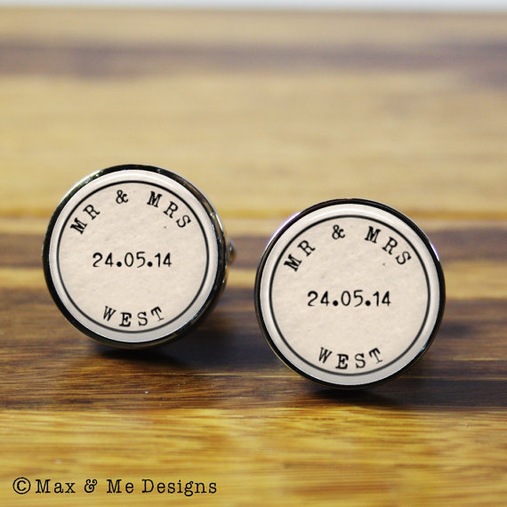 Mariage - Mr & Mrs ~ Personalised stainless steel wedding cufflinks - A personalized gift for the Groom on your wedding day (Handmade in Australia)