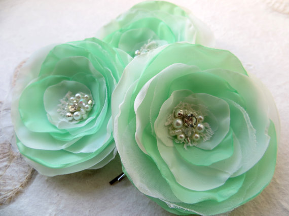 Hochzeit - Ivory, mint green wedding hair flower, bridal hair flower, bridal hairpiece, bridal hair clip, wedding hair flower, wedding hair accessories