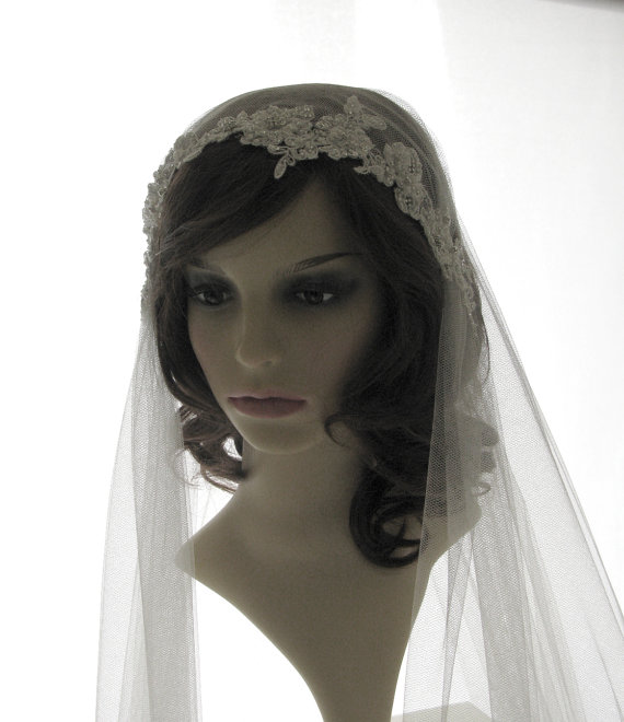Wedding - 1920s style wedding  veil -  couture bridal cap veil - lace Juliet cap veil  - Calais