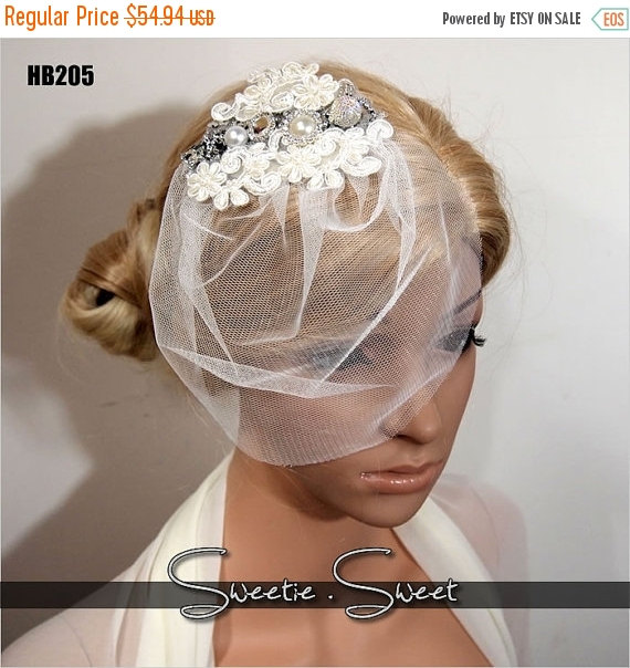 Mariage - 40% SALE Bridal Veil, Wedding Veil, Bridal Comb, Face Veil, Birdcage Veil, mini veil, Blusher veil, Vintage Flower Fascinator, Head piece HB