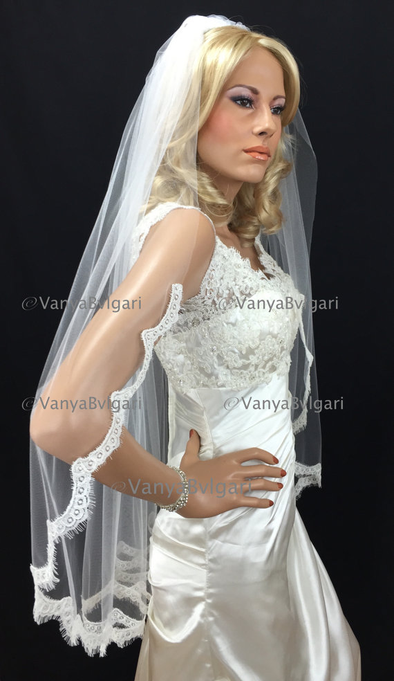 زفاف - Alencon lace veil in fingertip length with lace starting at shoulder, bridal lace veil with gathered top, wedding alencon lace veil