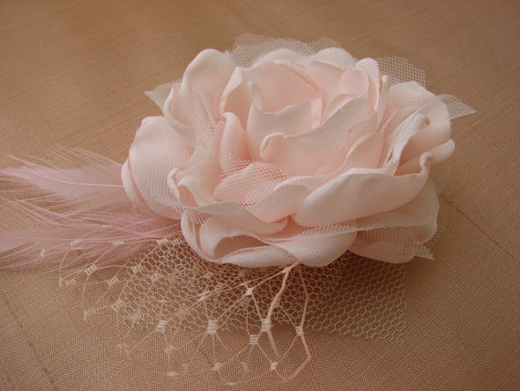 Hochzeit - Pale pink hair flower Blush hair flower Pale Pink bridal flower Pale pink flower Blush bridal headpiece Pink hair clips Blush flower clip