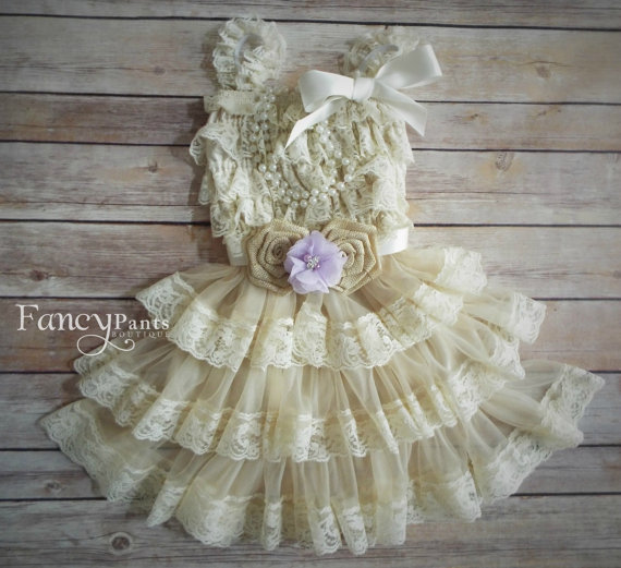 زفاف - Burlap Flower Girl Dress, Lace Flower Girl Dress, Country Wedding, Rustic Wedding, Country Flower girl, Lavender, Purple,  Flower girl dress