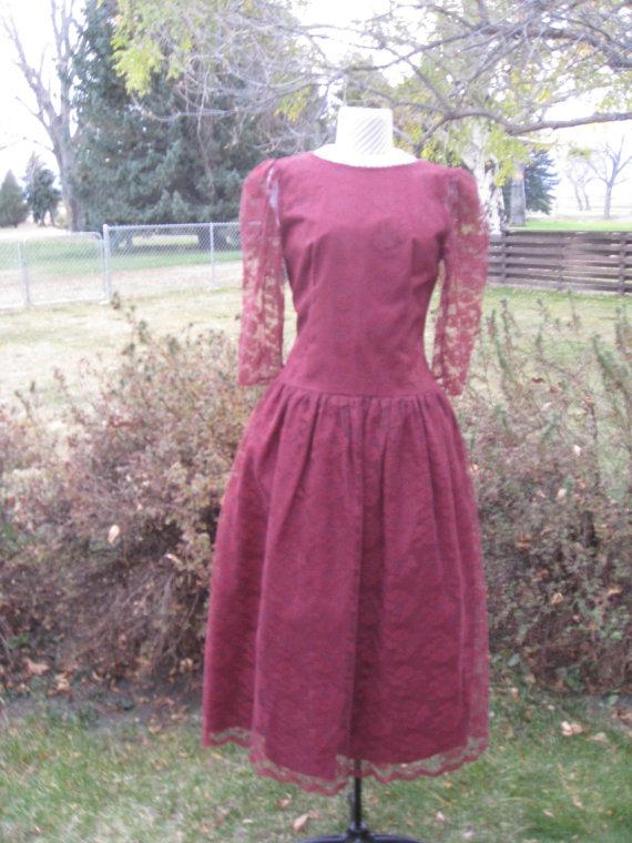 Hochzeit - Vintage 1970s Wine/Burgandy/Maroon Womens Taffeta And Lace Special Occasion/Prom/Bridesmaid/Holiday Dress Size S