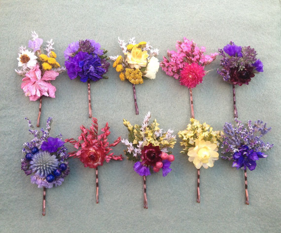 Hochzeit - Gift set of 5 colorful bobby pins adorned with dried flowers. A fun office gift.