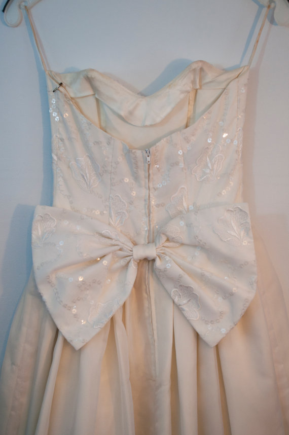 Mariage - Vintage Gunne Sax Jessica McClintock strapless off white tea length prom wedding dress semi formal