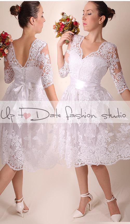 Hochzeit - Lace short  Plus Size/V front аnd back/ wedding party/reception dress /lace / knee length/ Bridal Gown