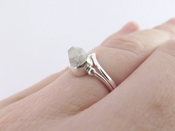 Свадьба - Quartz ring. Sterling silver Quartz point ring. Stacking ring, quartz band, engagement ring, boho ring, crystal quartz, crystal ring.