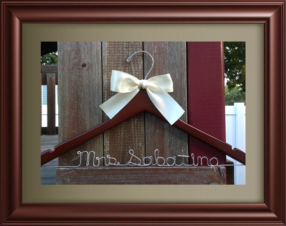 Свадьба - Personalized Wedding Hanger / Brides Hanger/Bridesmaids Hanger/Cusomized Hanger/ SHIPS FROM USA