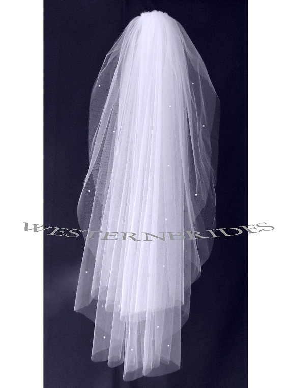 زفاف - PEARLS CLASSIC 2 tier Elegant Wedding Bridal veil. White or Ivory , your choice. Elbow with silver comb ready to wear