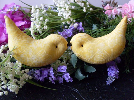 Mariage - Primitive  Folkart  Yellow  Pr of Love Birds  Wedding Cake Topper Gifts
