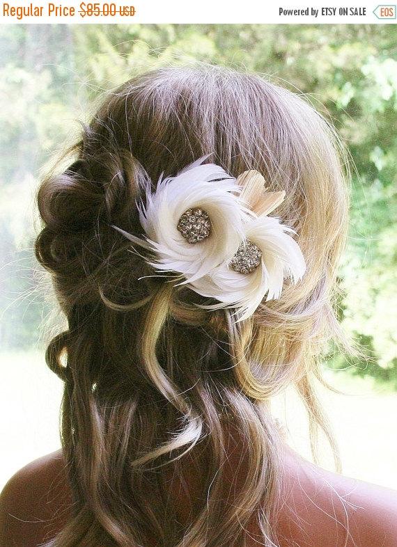 Свадьба - White Feather Fascinator, Hair Accessory, Bridal Feather Fascinator Hair Clip, Wedding Headpiece