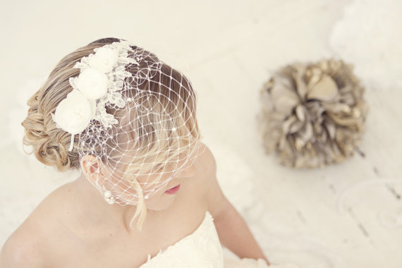 Свадьба - Lace birdcage veil, Lace birdcage fascinator, Ivory birdcage veil, Wedding veil, Lace hair piece, Bridal head piece