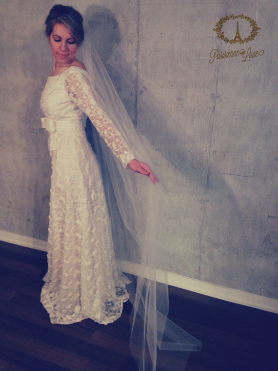 Hochzeit - Floor Length Veil, Bridal Tulle Veil, Bride Hairpiece, White, Off White, Ivory, Sparkle White, Sparkle Ivory 85"