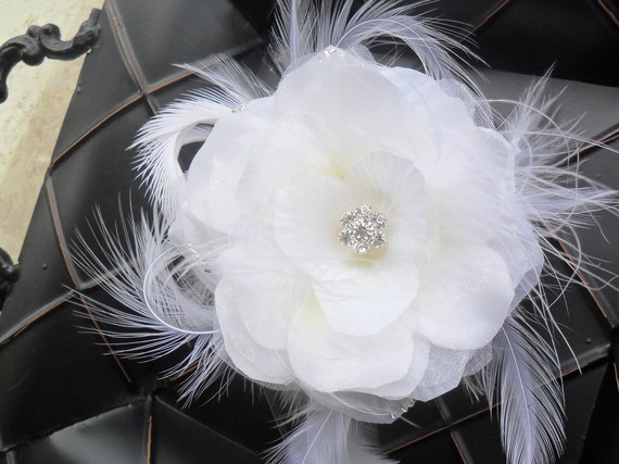 Hochzeit - Eva - handmade organza and silk hair piece with rhinestone brooch and feathers, wedding accessory, bridal headpiece, feathered fascinator
