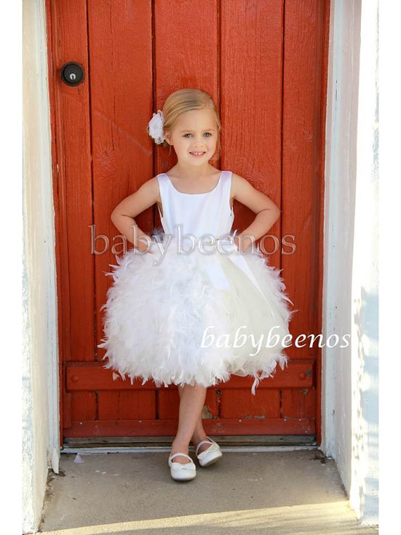 Hochzeit - Flower Girl Dress, Flower girl dress, Feather Dress, tulle dress - France - Made to Order Girls Sizes - Girls Sizes - 12m, 2t, 3t, 4t