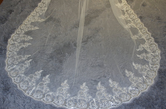 زفاف - Sparkling cathedral veil, wedding veil, lace veil, sequin lace veil, white ivory chapel veil, the bride accessories