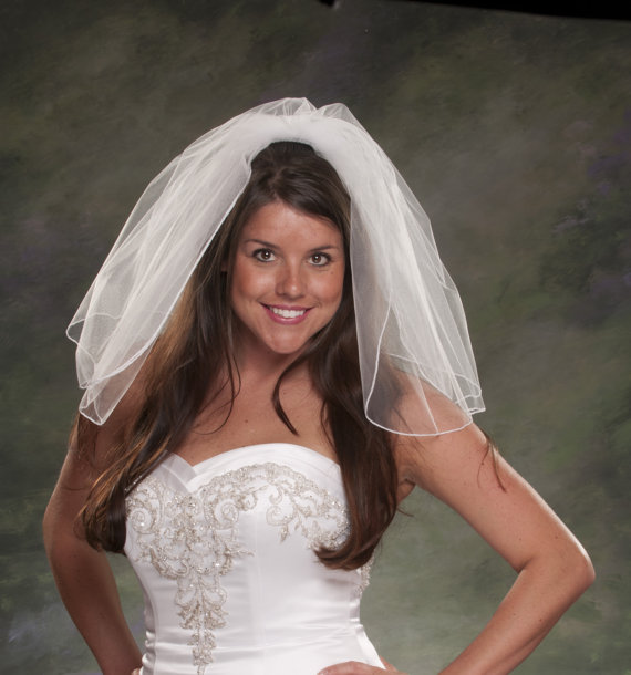 Свадьба - Short Bridal Veils 2 Tier Pencil Edge Veils Shoulder Length 18 Inches Long Light Ivory Veils White Wedding Veils 2 Layer Bridal Veils