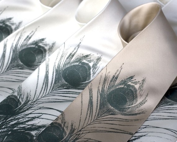 Hochzeit - Wedding 5 silk  tie set. Groomsmen neckties. Group discount. Silkscreened design.
