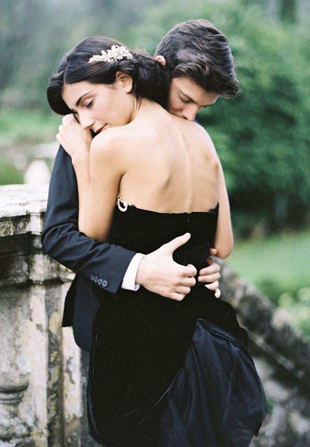 Hochzeit - Noir Romance: Beautiful Shades Of Black Wedding Inspiration