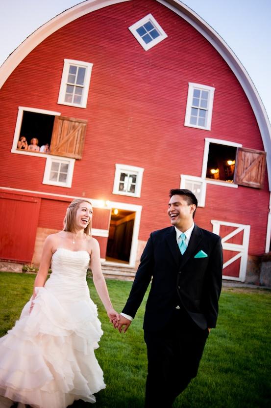 Mariage - Oregon Barn Wedding By Wilton Photography - Love Toast