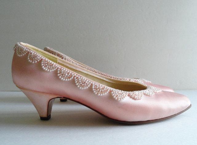 Свадьба - Vintage Pink Bridal Shoe and Purse Set