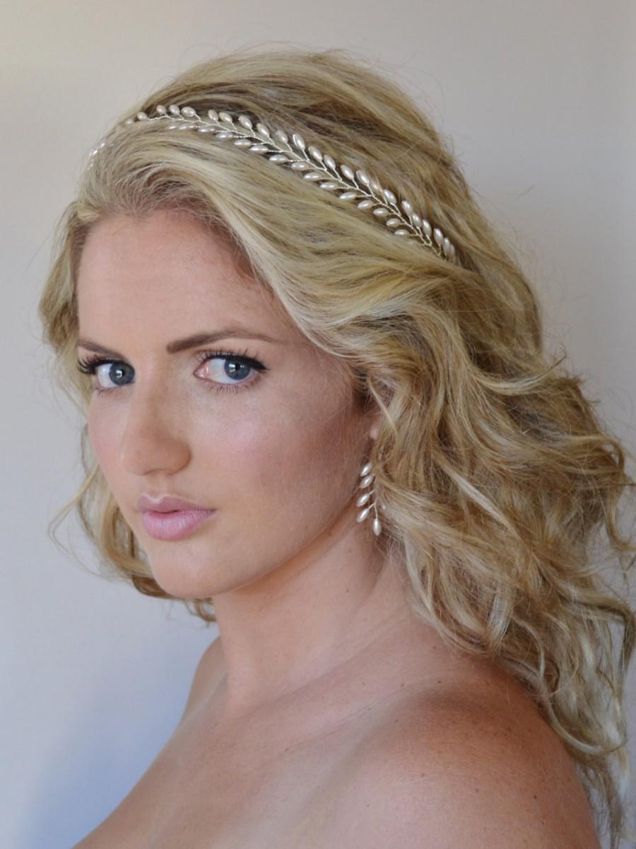 Hochzeit - Grecian Fern Leaf Pearl Bridal Headband, Pearl Bridal Wreath,Rice Pearl Wedding Halo, Wedding Hair Vine, Bridal Headpiece, Grecian Goddess