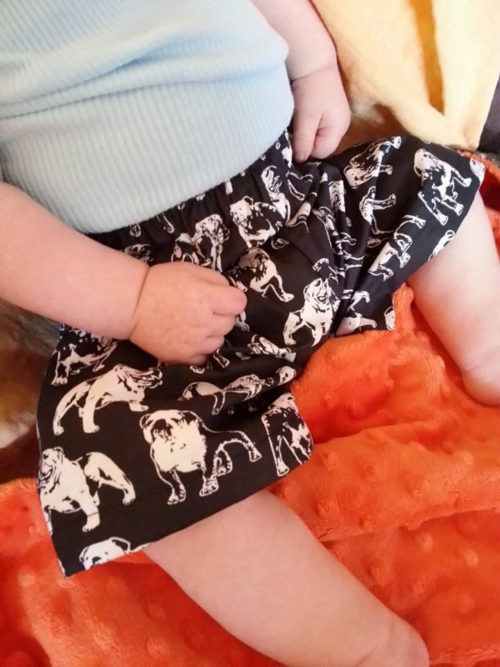 زفاف - Super Cute Bulldogs Shorts size 3 months - 6 months Size 00