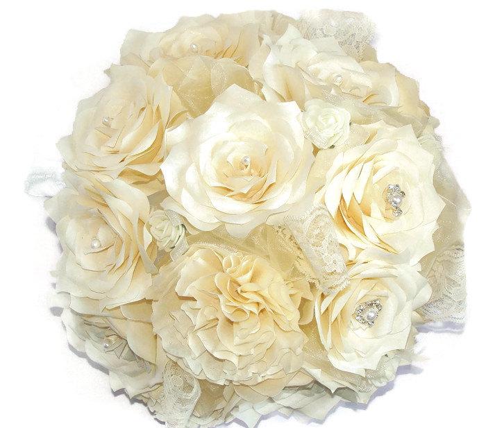 زفاف - Lace and pearl ivory paper rose and carnation Bridal bouquet, Will be made in colors of your choice, Shabby chic bouquet, Throw bouquet
